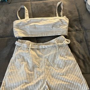 It’s a SET! Brand: SHEIN Size: Small Color: Grey and White